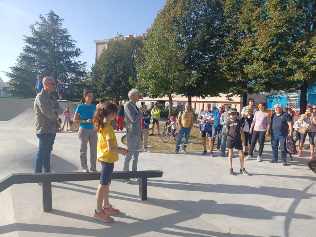 Saronno inaugura il nuovo volto dello skatepark del quartiere Matteotti