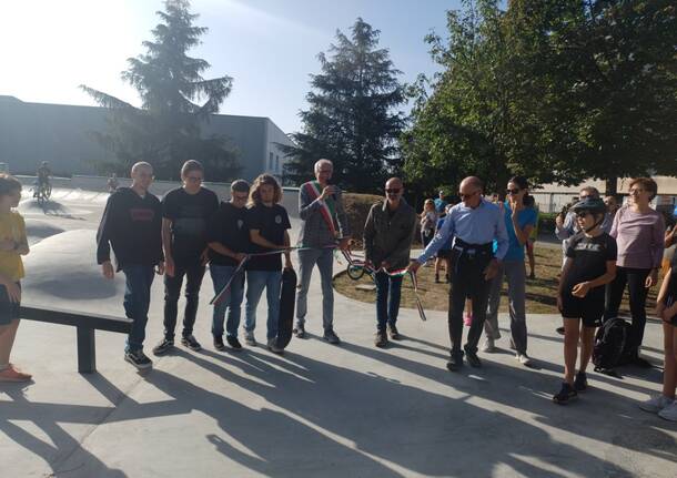 Saronno inaugura il nuovo volto dello skatepark del quartiere Matteotti