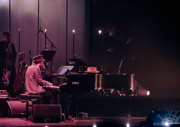 Vinicio Capossela al Teatro di Varese con 13 canzoni urgenti
