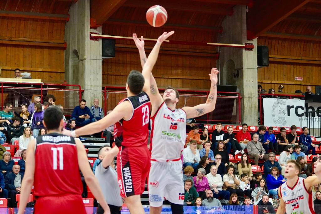 Basket Legnano sfida Piacenza in casa 