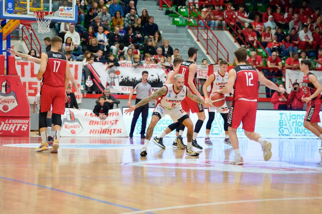 Basket Legnano sfida Piacenza in casa 