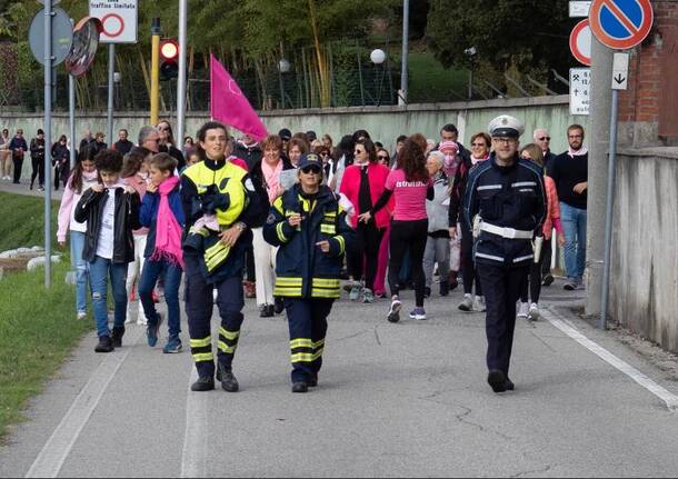 camminata in rosa sesto calende