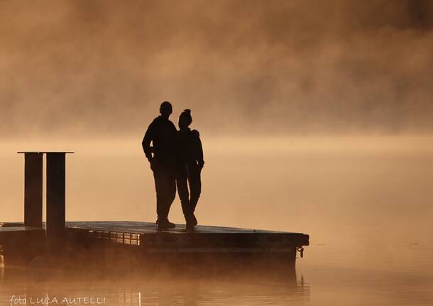 Lago di Varese all\' alba