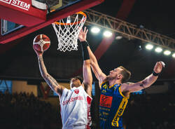 Openjobmetis Varese - Givova Scafati 94-93