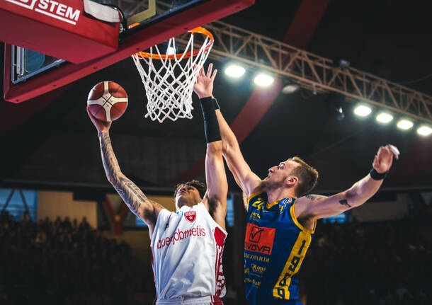 Openjobmetis Varese - Givova Scafati 94-93