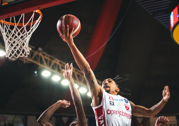 Openjobmetis Varese - Givova Scafati 94-93