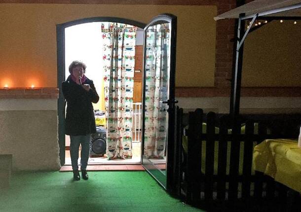 I bimbi del nido accendono le lanterne di San Martino a Legnano