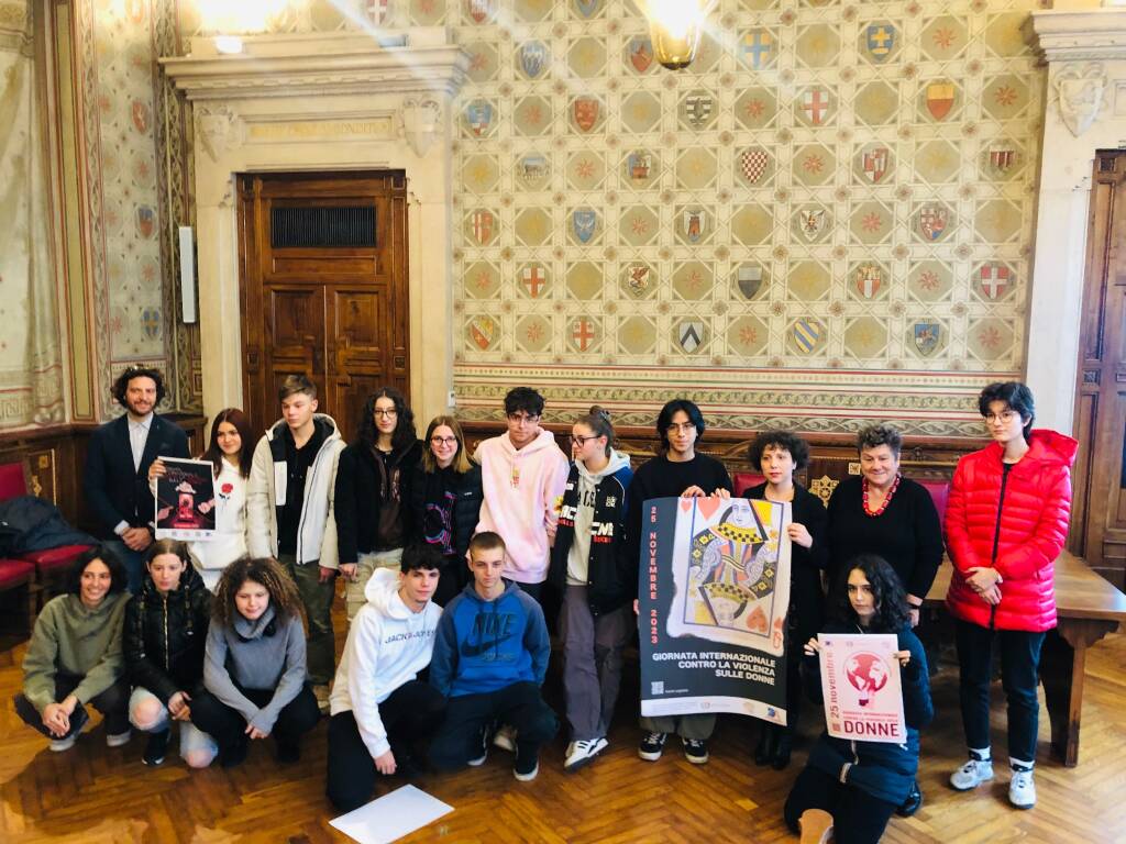 Giornata contro la violenza sulle donne, il manifesto del Liceo Artistico di Legnano 