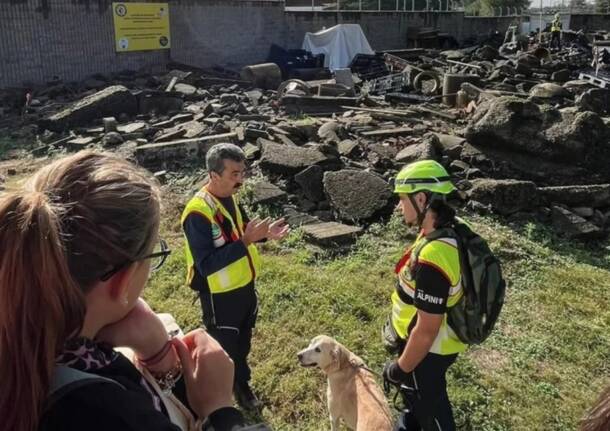 Giovanissimi "aspiranti volontari" della CRI di Legnano in visita al Centro Cinofilo di Nerviano