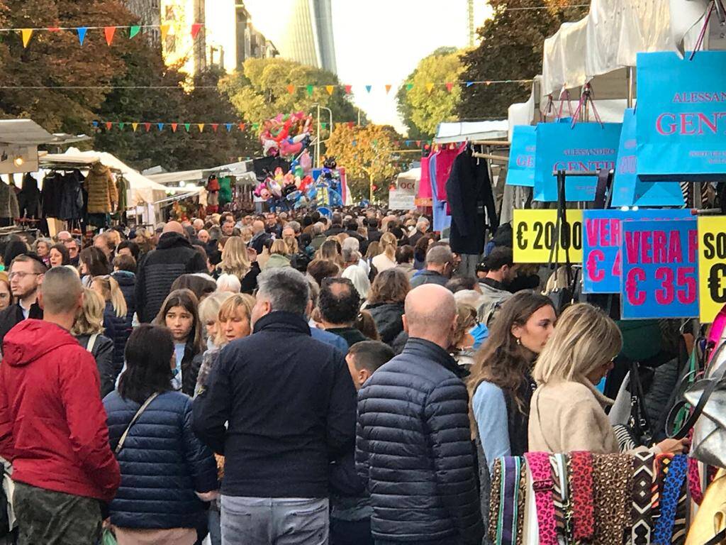 Gli Ambulanti di Forte dei Marmi® a Legnano con il distretto del commercio LEGNANO ON