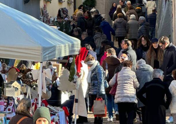 Un successo il mercatino di Natale di Galliate Lombardo