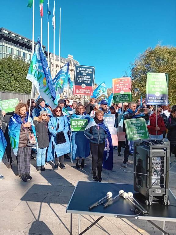 Infermieri di Legnano in sciopero a Milano: «Senza di noi gli Ospedali si fermano»