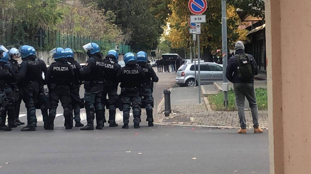 Legnano sfida Piacenza, controlli e presidi della Polizia di Stato intorno allo stadio
