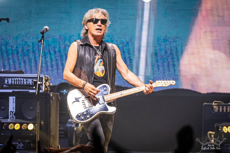 Ligabue infiamma il Mediolanum Forum di Milano