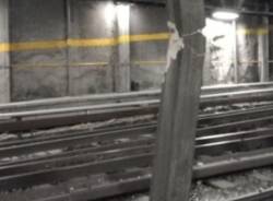 pilone metropolitana danneggiato
