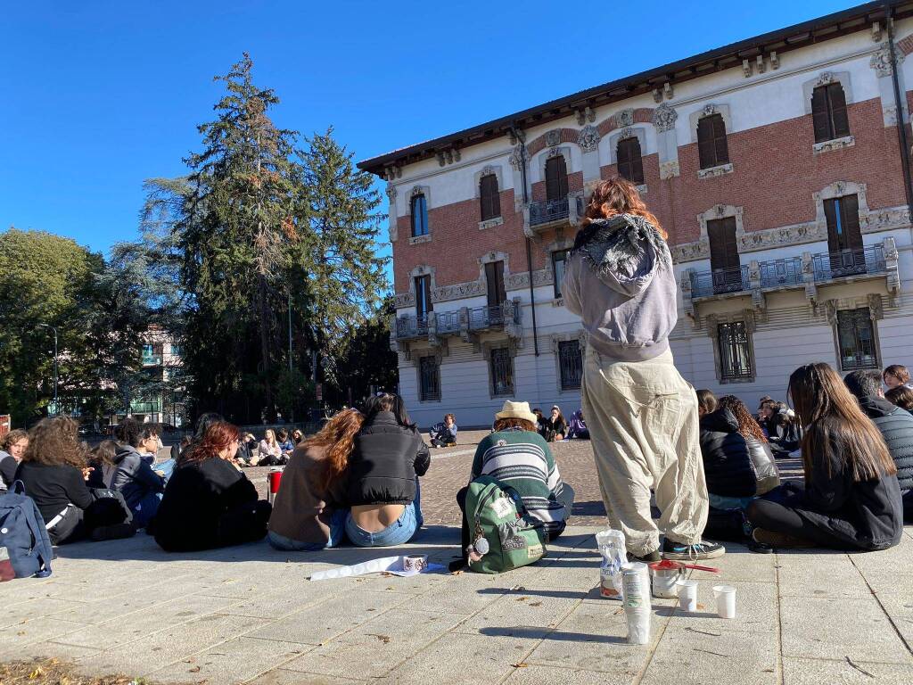 Presidio a Busto Arsizio dell'Unione degli Studenti