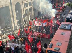 Sciopero generale di Cgil e UIL, il corteo in centro a Varese