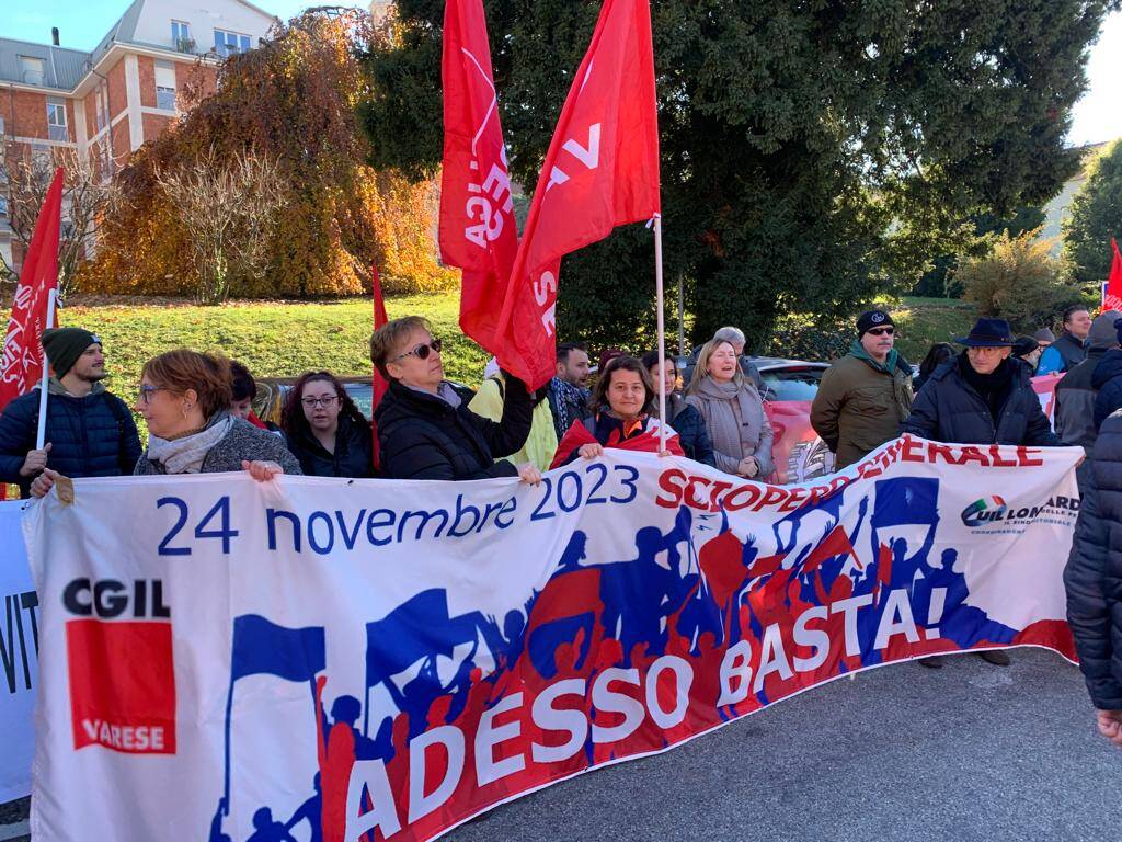 Sciopero generale di Cgil e UIL, il corteo in centro a Varese