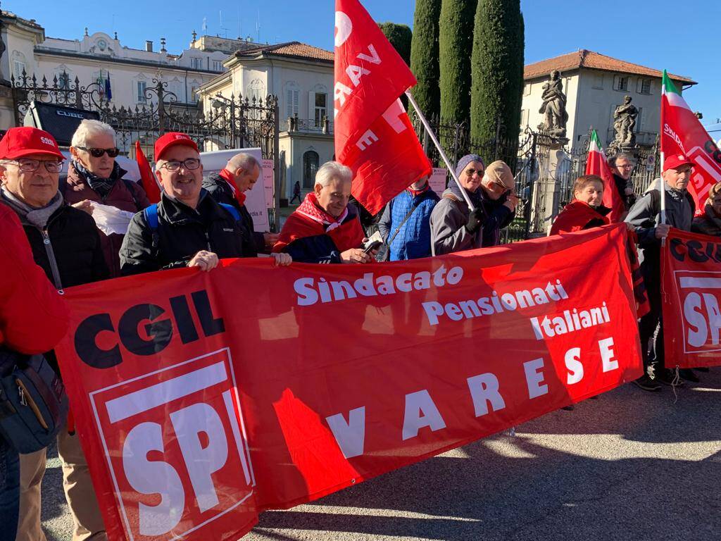 Sciopero generale di Cgil e UIL, il corteo in centro a Varese