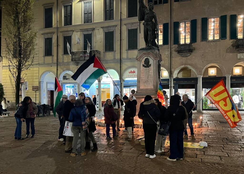 Varese - Varese senza frontiere in piazza per la Palestina
