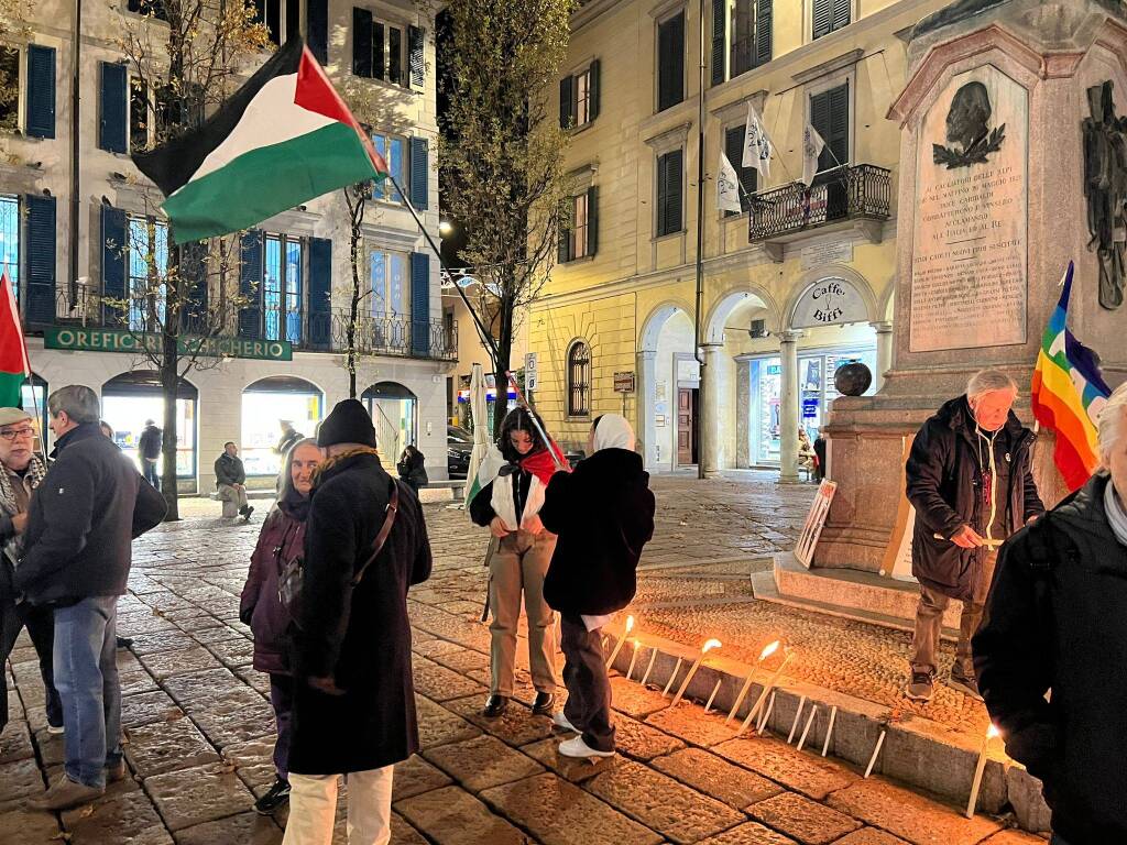 Varese - Varese senza frontiere in piazza per la Palestina