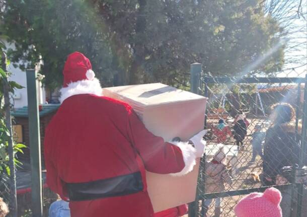 babbo natale in ape car a lissago