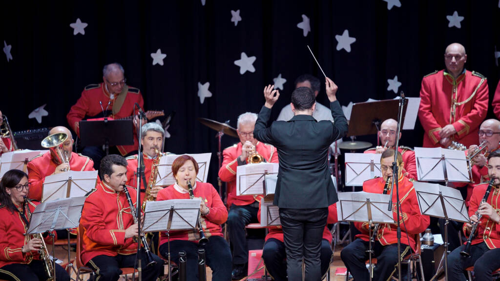 Banda e majorettes di nuovo insieme per il tradizionale concerto di Natale di Rovello Porro