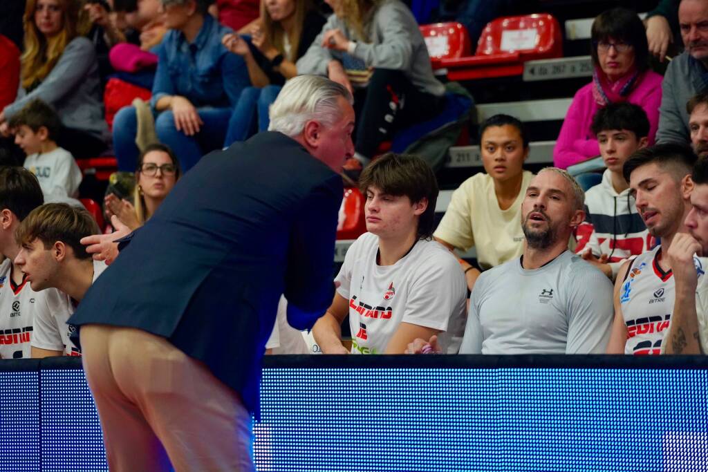 Basket: Legnano sfida Herons Montecatini al Pala Borsani di Castellanza