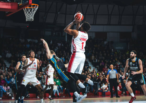 Openjobmetis Varese – Vanoli Cremona 68-75