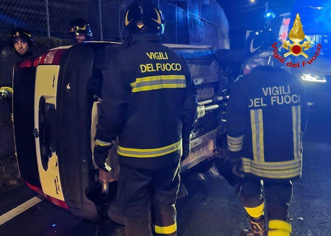 Bedero Valcuvia - Auto ribaltata