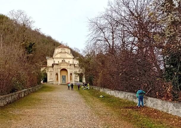 Il Cai Senior ripuliscono la Via Sacra