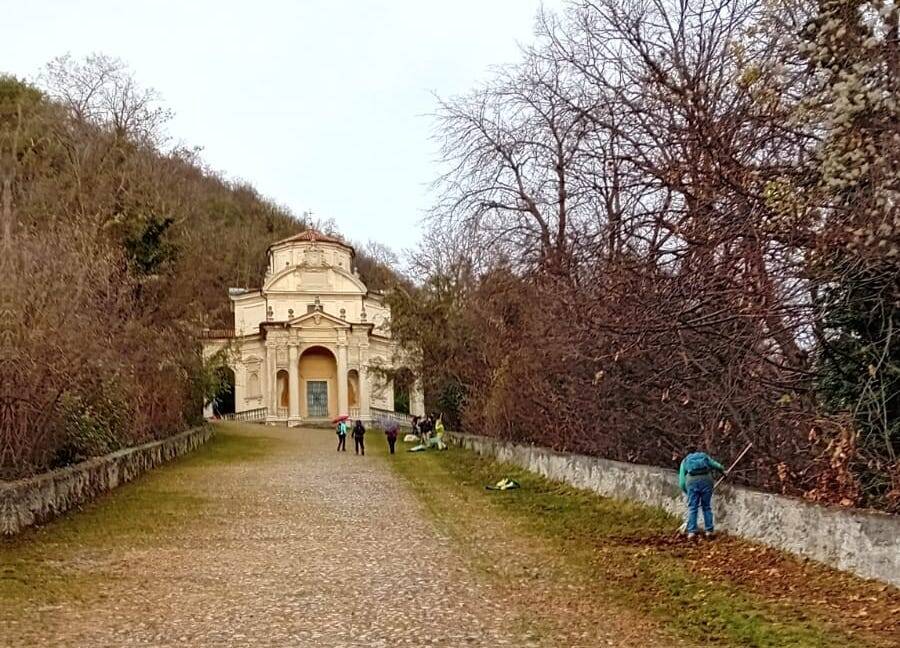 Il Cai Senior ripuliscono la Via Sacra