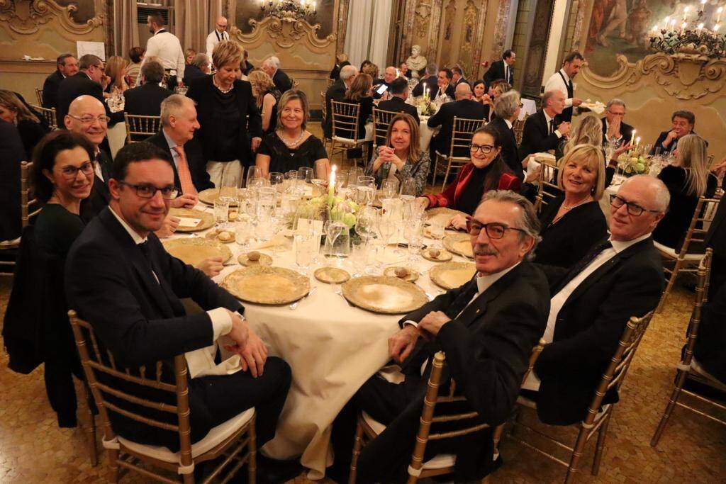 Cena Natale Legnano Host