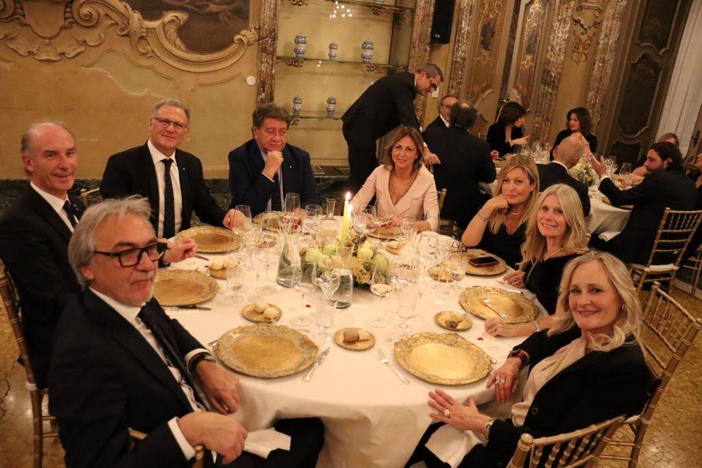 Cena Natale Legnano Host