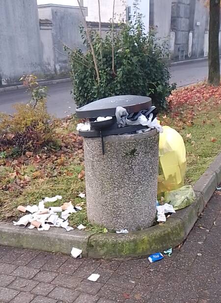Cestini strapieni cimitero Legnano