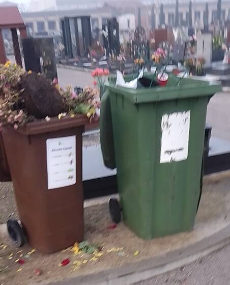 Cestini strapieni cimitero Legnano