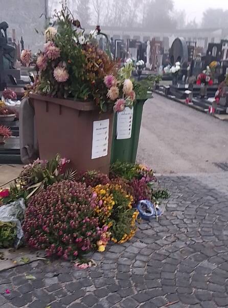 Cestini strapieni cimitero Legnano