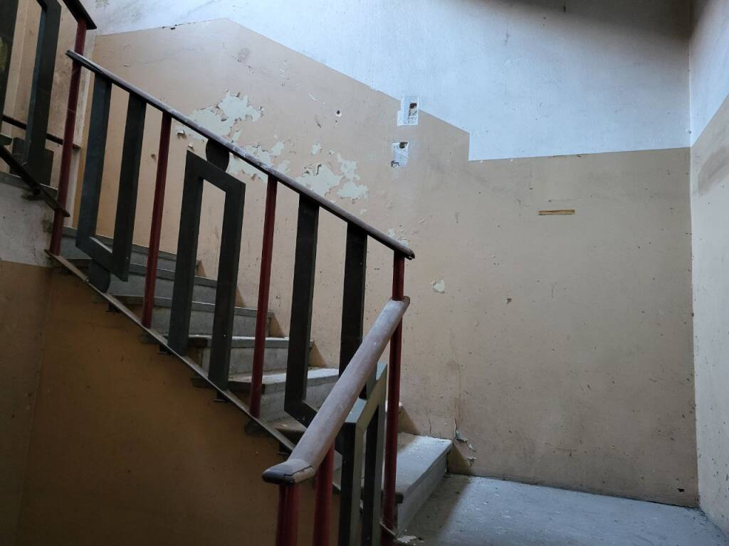 Dentro la ex Casa del Balilla di Legnano