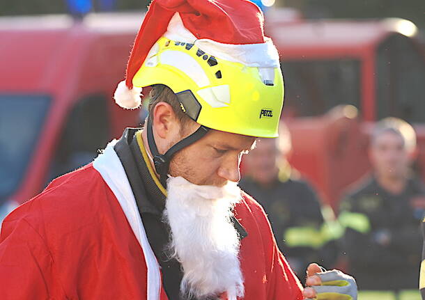 Babbo Natale nella caserma dei vigili del fuoco di Busto Arsizio