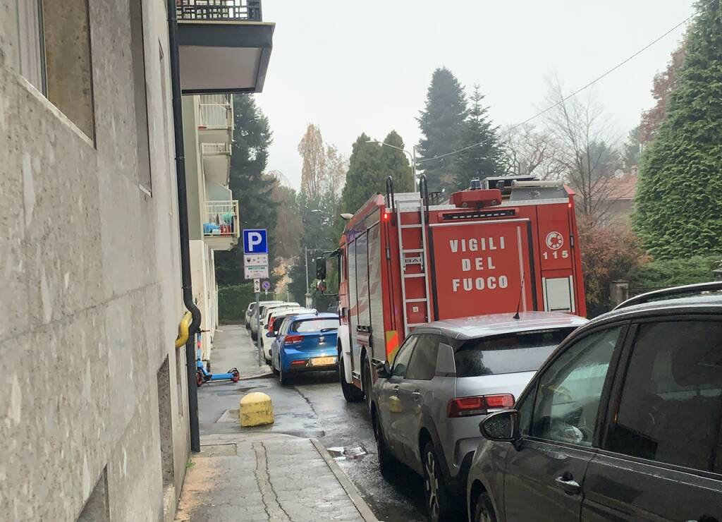 Fuga di gas in via Bligny a Varese, intervengono i vigili del fuoco