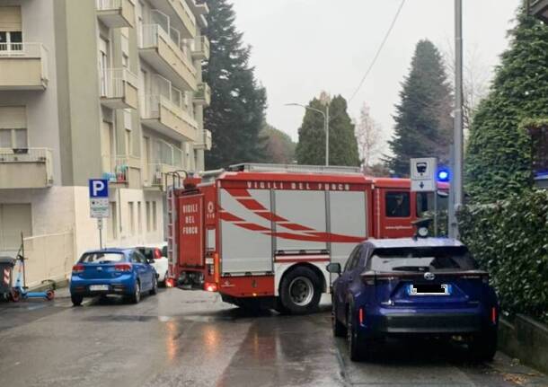 Fuga di gas in via Bligny a Varese, intervengono i vigili del fuoco