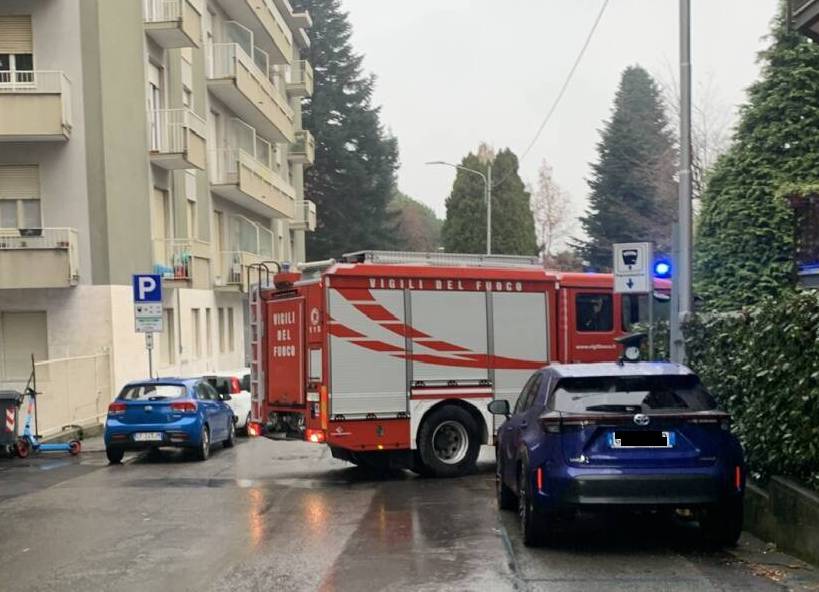 Fuga di gas in via Bligny a Varese, intervengono i vigili del fuoco
