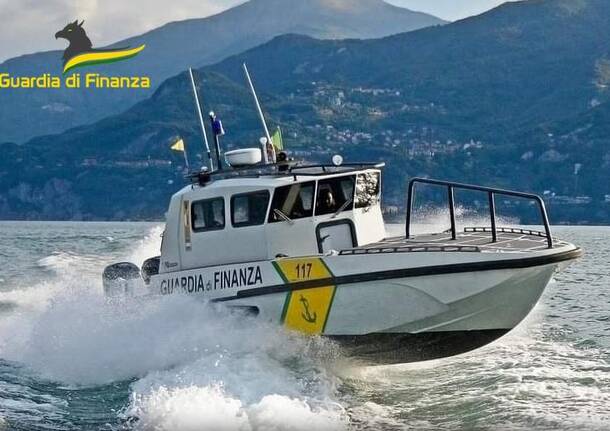 Guardia di finanza sul lago di como