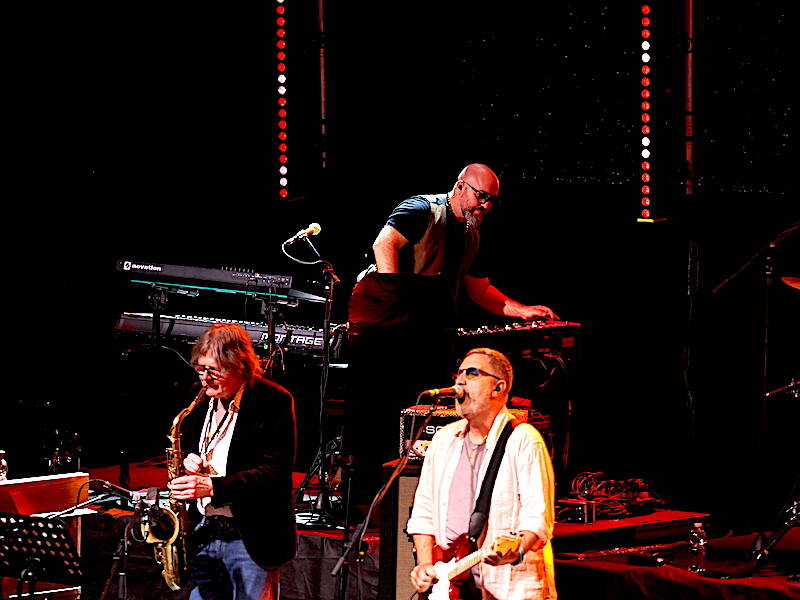 I Dire Straits Legacy incantano il Teatro di Varese