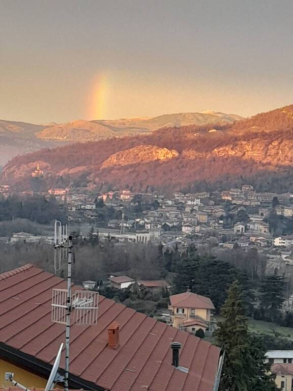 L'arcobaleno dell'11 dicembre 2023 sul Verbano 