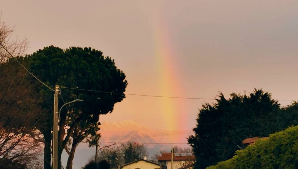 L'arcobaleno dell'11 dicembre 2023 sul Verbano 