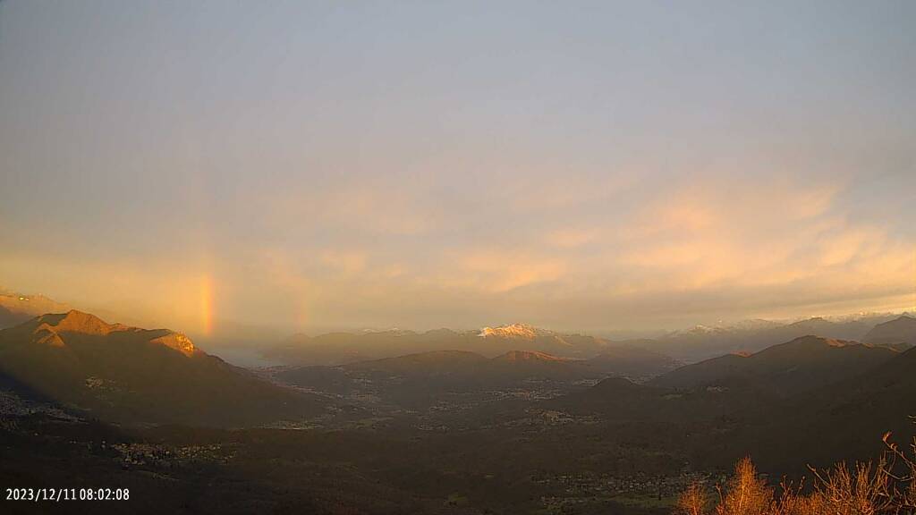 L'arcobaleno dell'11 dicembre 2023 sul Verbano 
