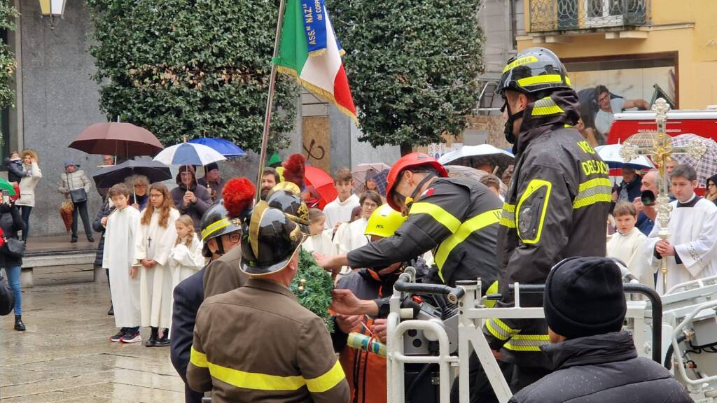 Una corona sul Bernascone: la tradizione dei vigili del Fuoco per l'Immacolata