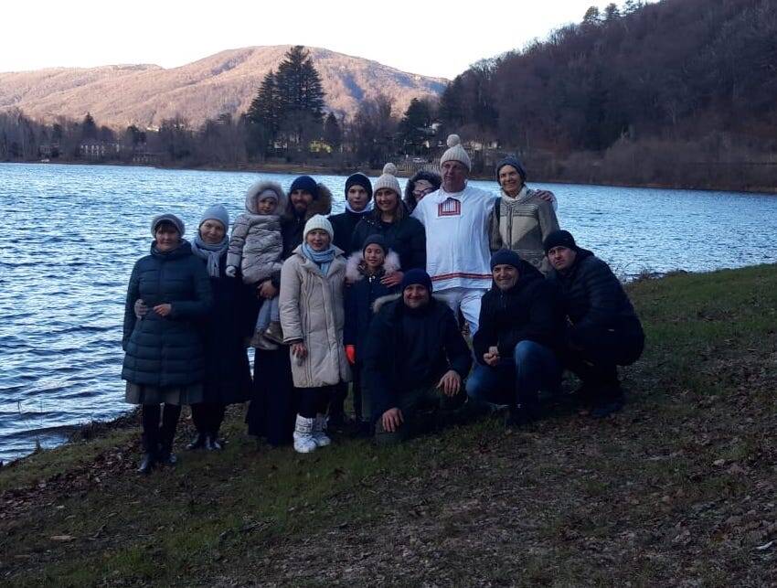 battesimo ortodosso lago di Ghirla