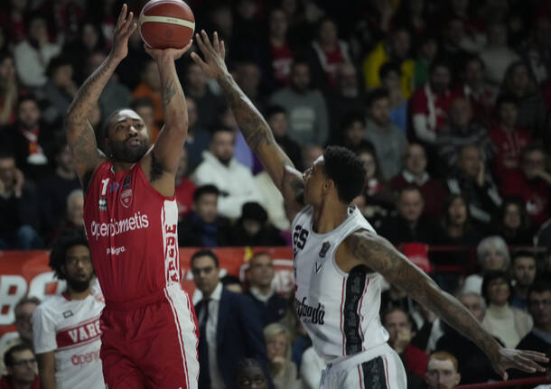 Openjobmetis Varese - V. Segafredo Bologna 69-81